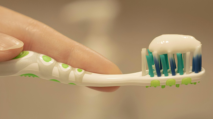 莱沃口腔‖“老掉牙”可不是必然，老年朋友该如何保护牙齿？