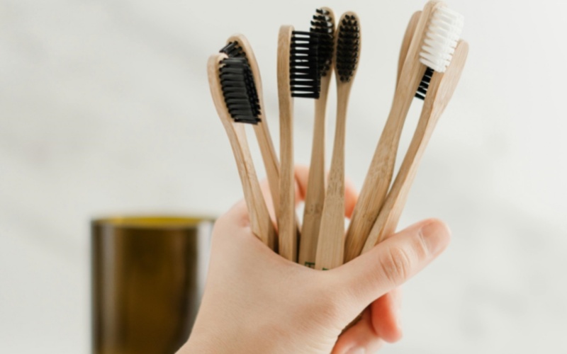 莱沃口腔‖软毛、中毛、硬毛，牙刷到底应该怎么选？