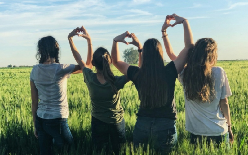 莱沃口腔‖妇女节快乐：别让坚强，藏住了你该有的笑容